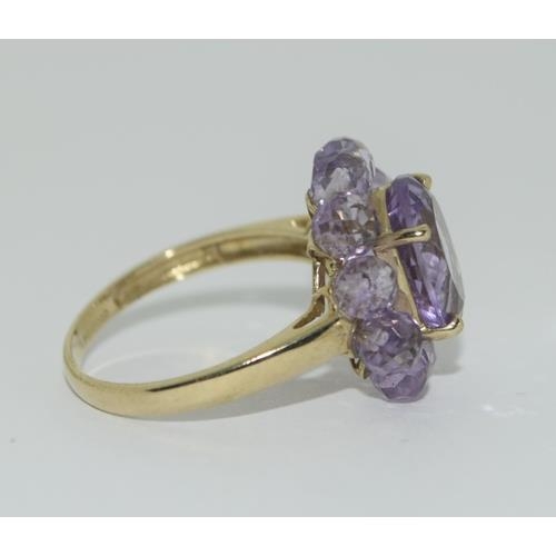 269 - A 9ct gold Amethyst briolette cluster ring Size O