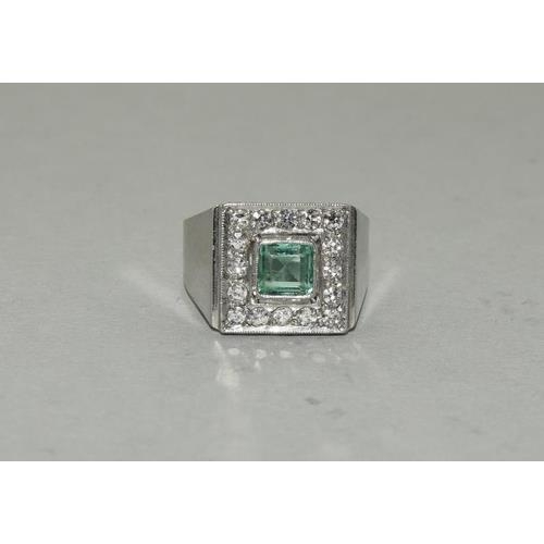 311 - Platinum Art Deco Emerald Diamond ring. Size N.