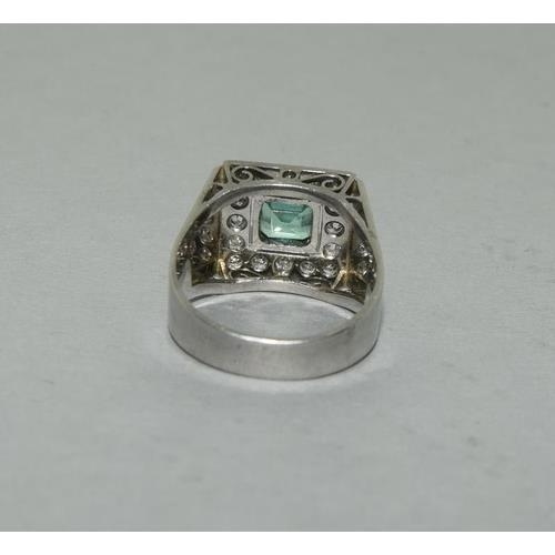 311 - Platinum Art Deco Emerald Diamond ring. Size N.