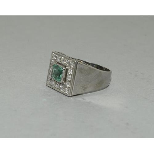 311 - Platinum Art Deco Emerald Diamond ring. Size N.