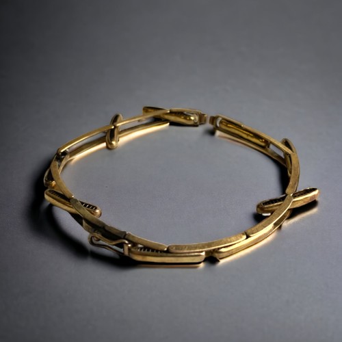 79 - A 9 CARAT GOLD STRETCH LINK LADIES BRACELET 
3.2GRAMS 
A/F - MISSING LINK