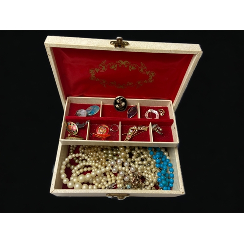 105C - A COLLECTION OF COSTUME JEWELLERY AND JEWELLERY BOX