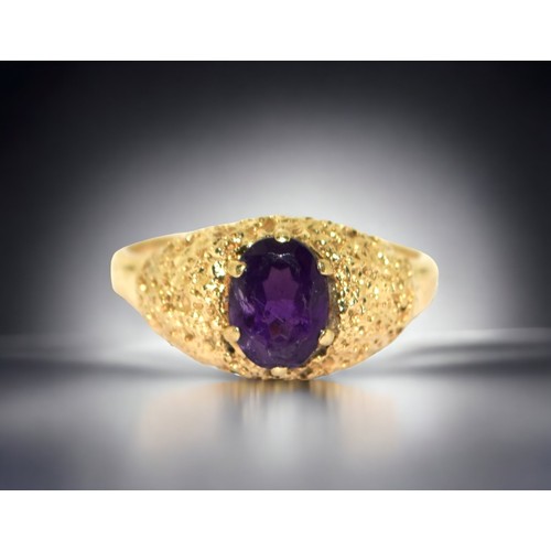 114 - A 9ct Gold & Amethyst Ring. 
Size Q. 
3.9g