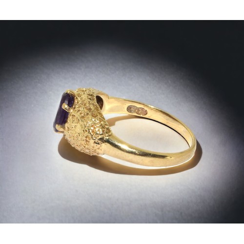 114 - A 9ct Gold & Amethyst Ring. 
Size Q. 
3.9g