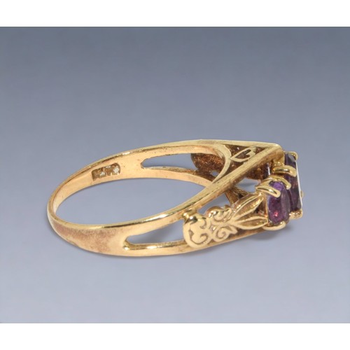 125 - A 9ct Gold and  Amethyst ladies Ring.
Size P.