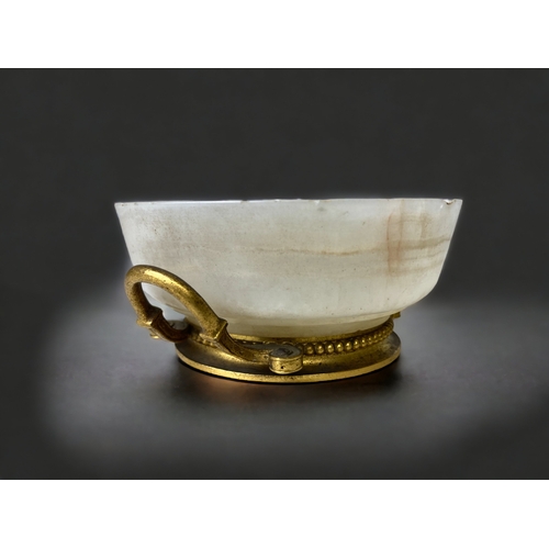 238 - A FERDINAND BARBEDIENNE GILT BRONZE & ALABASTER BOWL. 
FRENCH, 19TH-CENTURY. 
4.5 X 12CM