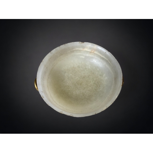 238 - A FERDINAND BARBEDIENNE GILT BRONZE & ALABASTER BOWL. 
FRENCH, 19TH-CENTURY. 
4.5 X 12CM