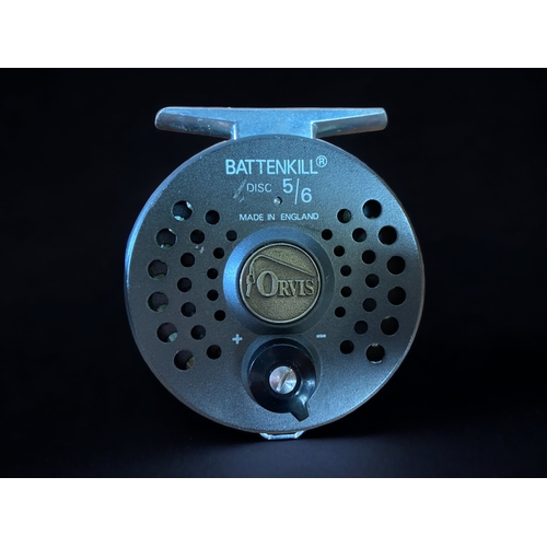 AN ORVIS BATTENKILL 5/6 FLY REEL AND AN ORVIS HLS FLY ROD IN