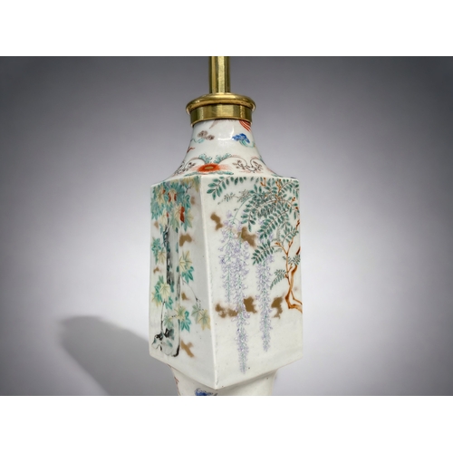 214 - AN UNUSUAL JAPANESE KAKIEMON PORCELAIN VASE, CONVERTED TO A LAMP. A 'TWISTED' SQUARE BOY WITH A LONG... 