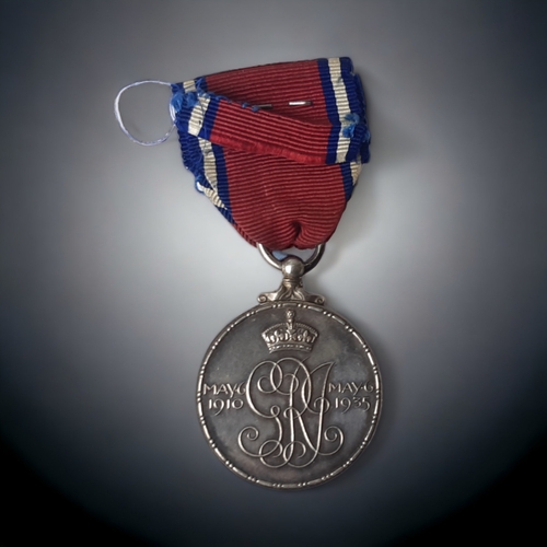 166 - 1935 GEORGE V SILVER JUBILEE MEDAL, WITH RIBBON.
DIAMETER - 32MM