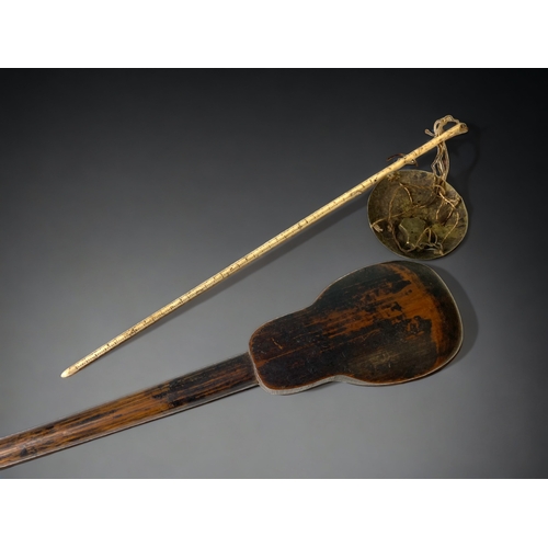 56 - A CHINESE DOTCHIN OPIUM SCALE IN VIOLIN SHAPE CASE. QINF DYNASTY. 
 BONE HANDLE WITH BRONZE WEIGHT.