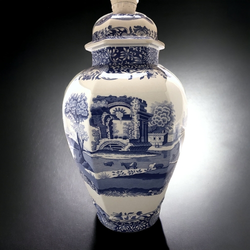 322 - A SPODE BLUE ITALIAN TABLE LAMP.