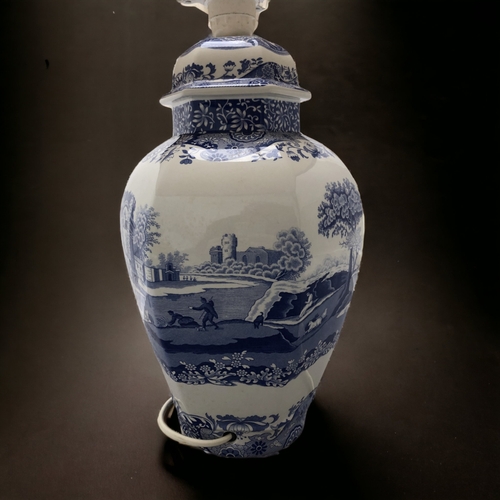 322 - A SPODE BLUE ITALIAN TABLE LAMP.