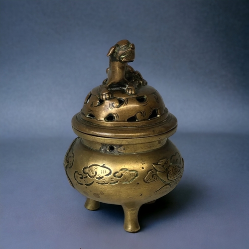 274 - ANTIQUE CHINESE BRONZE / BRASS TRIPOD CENSER.