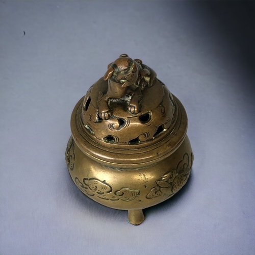 274 - ANTIQUE CHINESE BRONZE / BRASS TRIPOD CENSER.