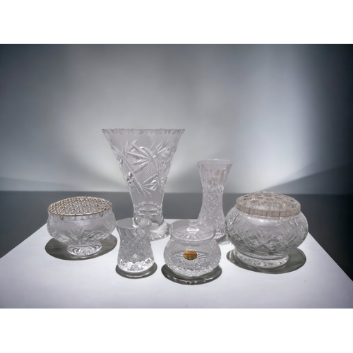 336 - A LARGE COLLECTION OF CRYSTAL VASES & OTHER GLASSES.