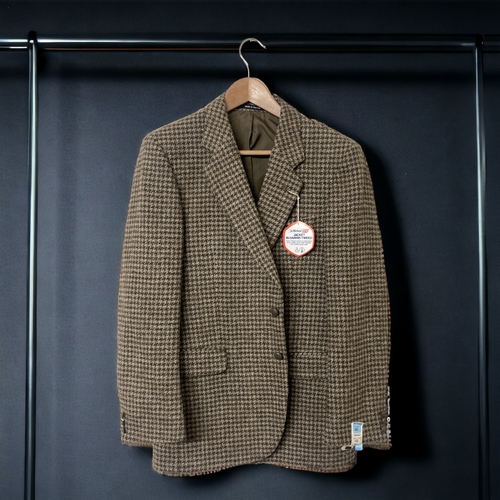 369 - WOOL MENS HARRIS TWEED JACKET.