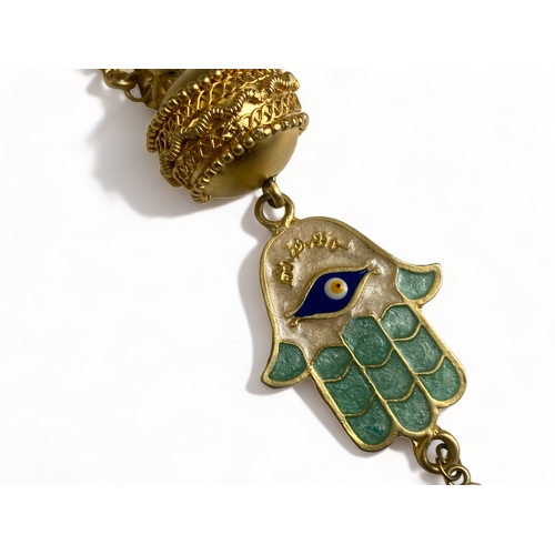 195 - A HAND OF HAMSA / FATIMA NECKLACE PENDANT.