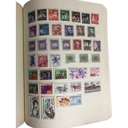 408 - A STAMP ALBUM CONTAINING NUMEROUS INTERNATIONAL STAMPS.