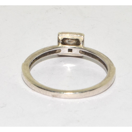 208 - 925 silver ladies square front solitaire ring size P