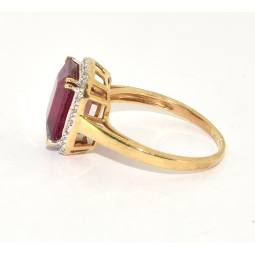 232 - 9ct gold ladies Diamond and Ruby statement ring size R