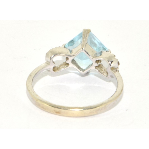 237 - 9ct white gold ladies Diamond and Aquamarine ring size N