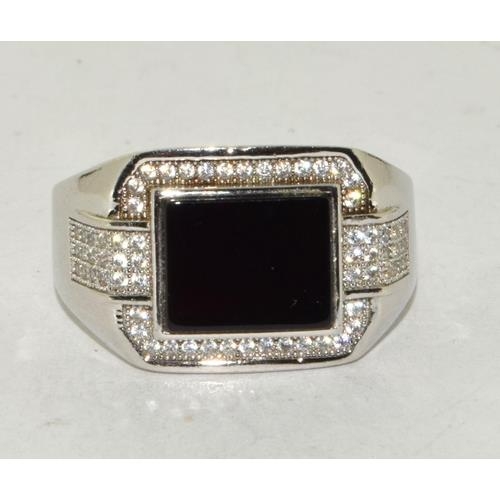 311 - Mens black onyx/CZ 925 silver signet ring Size T 1/2.