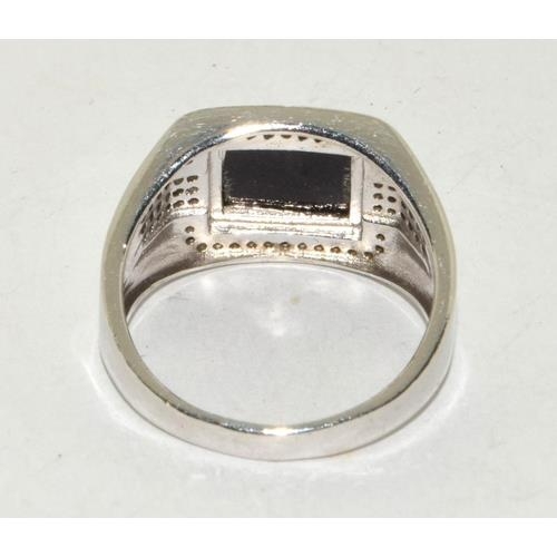 311 - Mens black onyx/CZ 925 silver signet ring Size T 1/2.