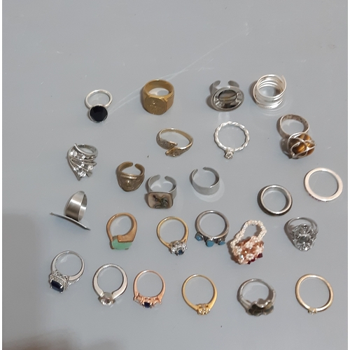 241 - A JOB LOT OF MIXED LADIES COSTUME JEWELLERY RINGS.