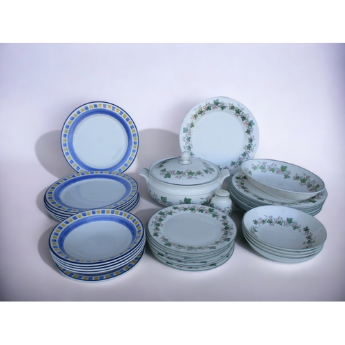 432 - A COLLECTION OF CERAMIC DINNERWARES.