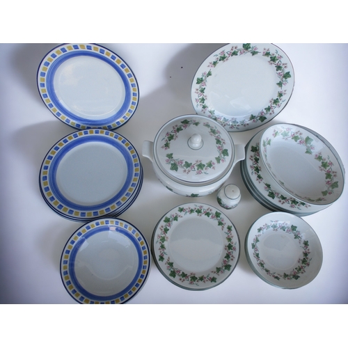 432 - A COLLECTION OF CERAMIC DINNERWARES.