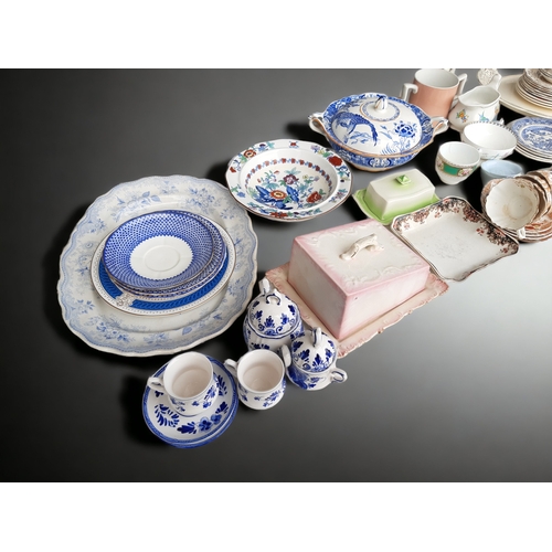 438 - A LARGE COLLECTION OF VICTORIAN & LATER CERAMICS.