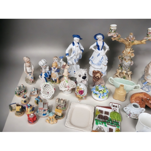 439 - A JOB LOT OF VICTORIAN & LATER CERAMIC FIGURES, CANDLESTICKS, VASES & MORE.