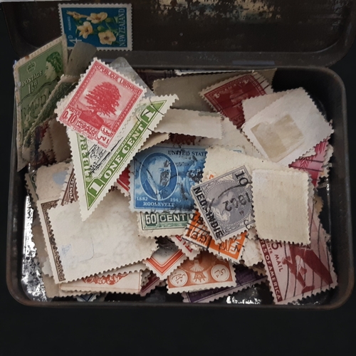 162 - A LARGE COLLECTION OF BRITISH & WORLDWIDE STAMPS & 1ST DAY COVERS