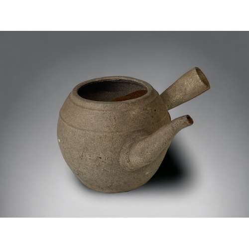 288 - AN UNUSUAL JAPANESE POTTERY KYUSU 'WABI-SABI' TEAPOT. WITH OFFSET 'CROOKED' SPOUT & HANDLE.
12 X 21C... 