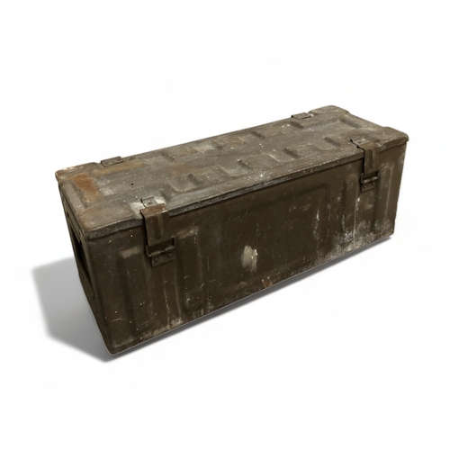 485 - VINTAGE MILITARY METAL AMMUNITION BOX.