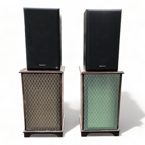 488 - A PAIR OF VINTAGE TECHNICS SPEAKERS WITH WOODEN SPEAKER BOXES.