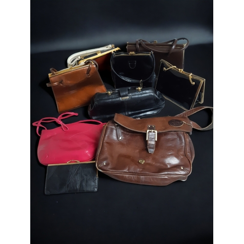 495 - 10 VINTAGE LADIES LEATHER HANDBAGS INCLUDING HIDESIGN ETC