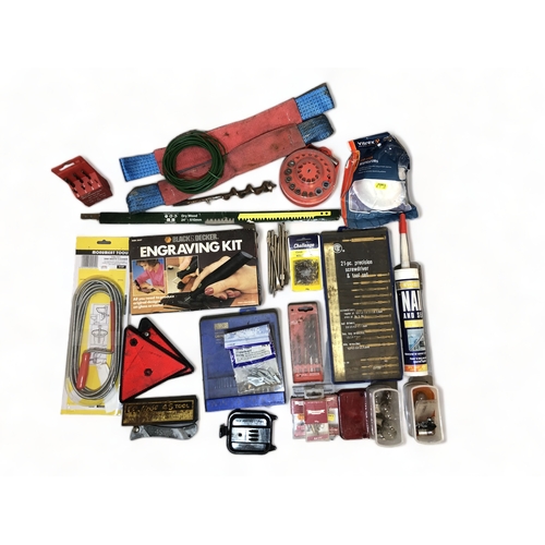 135 - A BLACK AND DECKER ENGRAVING KIT (BOXED) AND LARGE ASSORTMENT OF VARIOUS TOOLS AND HARDWARE