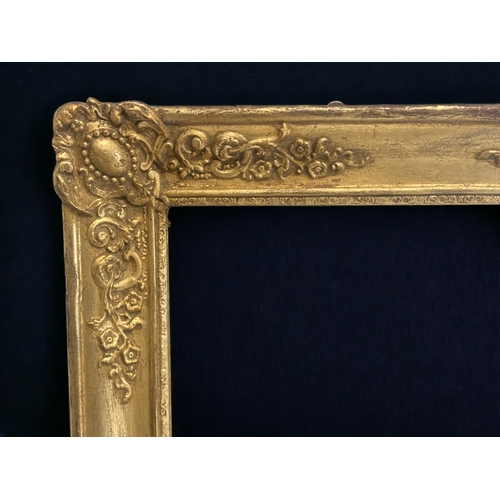 538 - A 19TH CENTURY GILTWOOD MIRROR. 
107 X 64 CM