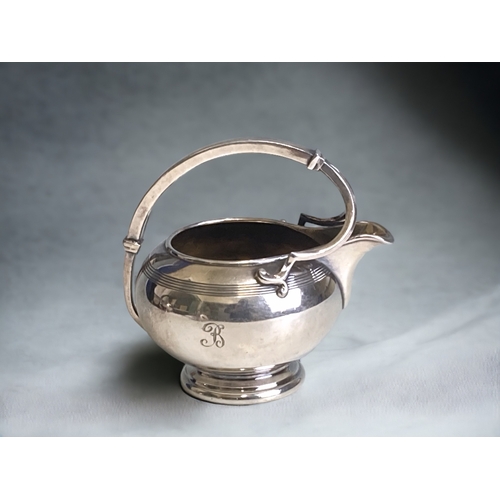 593 - A Meridan B. Company silver plate 'Hamilton' 980 Tea set. 
Includes Teapot, milk & sugar.