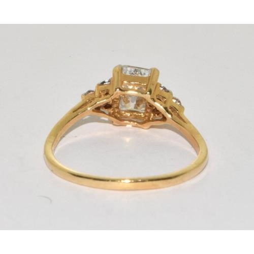 581 - 14ct gold ladies Quarts ring size O