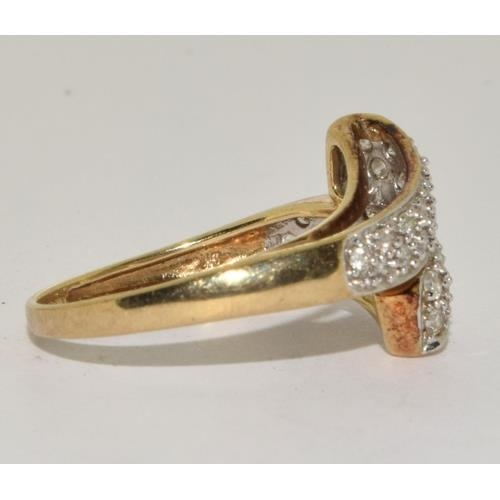 582 - Diamond approx. 0.60point crossover 9ct gold ring, Size S