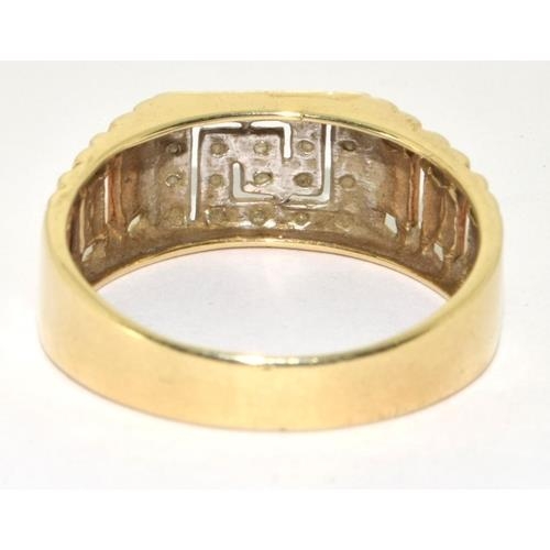 583 - 9ct gold gents Diamond signet ring size X