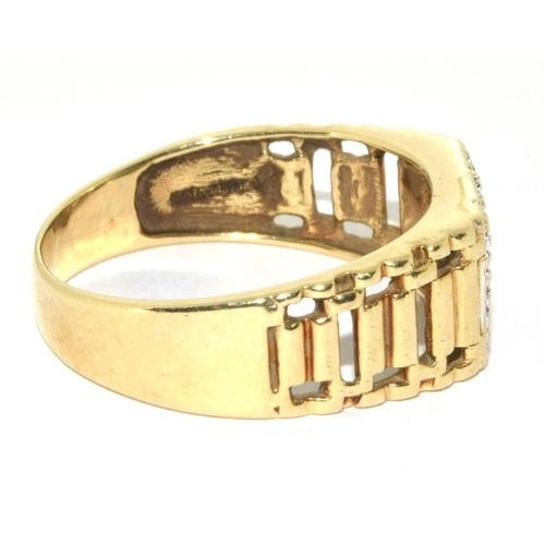 583 - 9ct gold gents Diamond signet ring size X