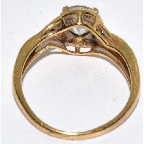 584 - 9ct Gold Twisted Shape Ring. Size L