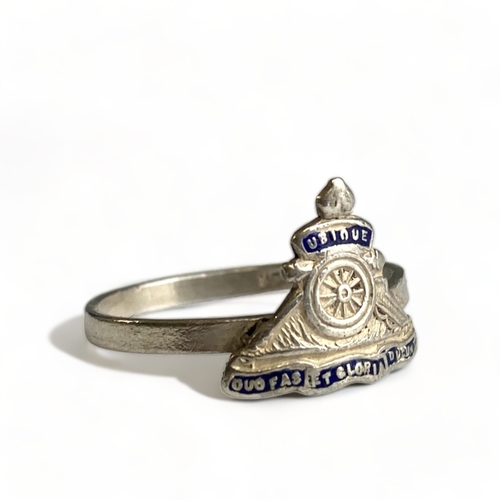 638 - A WW2 period silver & enamel sweetheart ring bearing the crest of the Royal Artillery, size N.