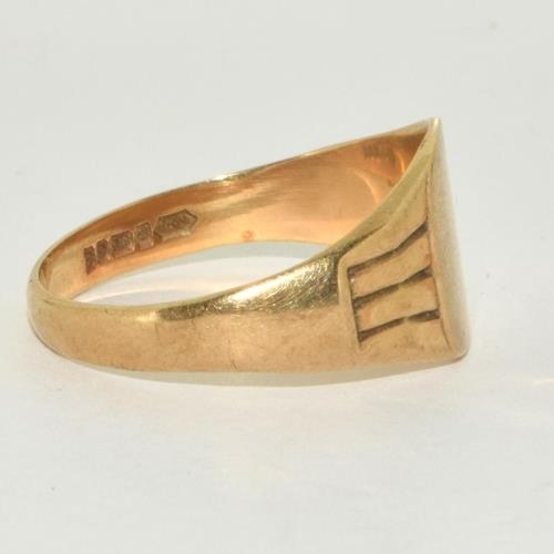 670 - 9ct gold mans signet ring size T 4g