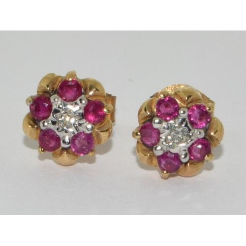 673 - 9ct Gold Vintage Ruby & Diamond Cluster Set Earrings