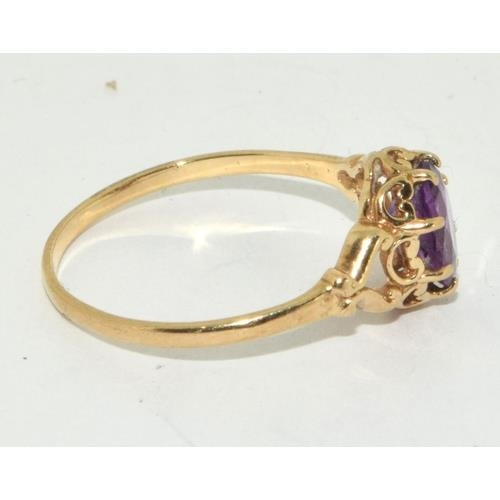 675 - A 9ct Gold & Amethyst solitaire ladies Ring. 
Size M